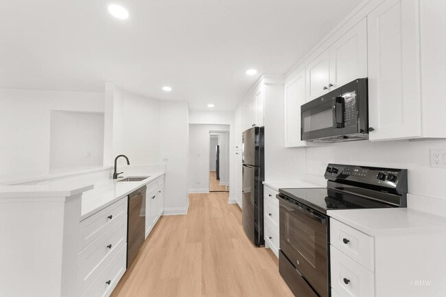 Building Photo - 110 N Willow Rd