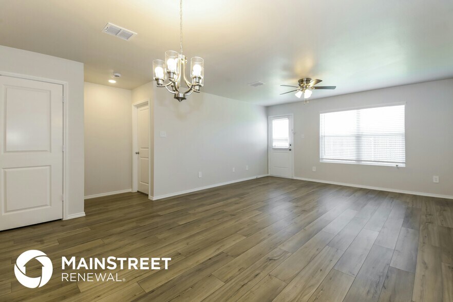 Building Photo - 2311 Alcantara Ave