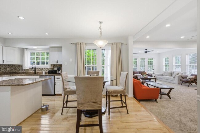 Building Photo - 8664 Pohick Forest Ct