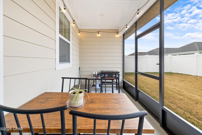 Building Photo - 455 Foxtail Wy