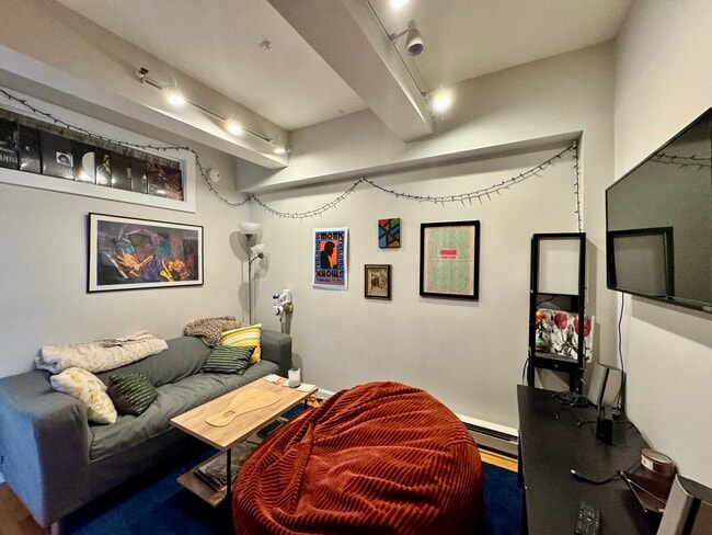 Building Photo - 12 Stoneholm St