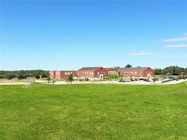 Building Photo - 13852 Hyacinth Dr