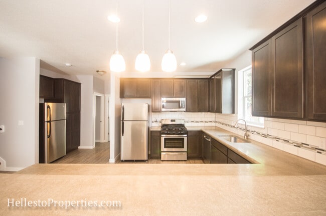 Building Photo - 437 NW 14th St