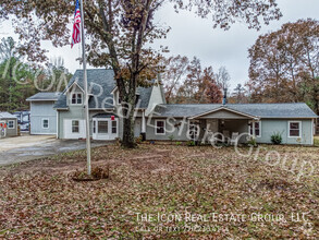 Building Photo - 2/1 duplex in the country