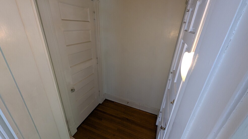 Building Photo - 2257 Scottwood Ave