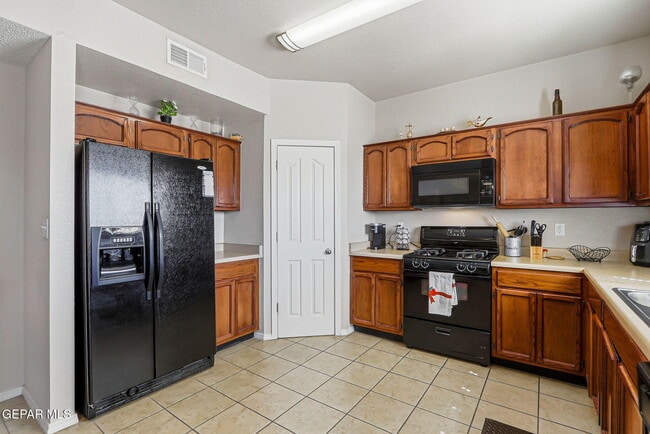 Building Photo - 14220 Firewood Dr