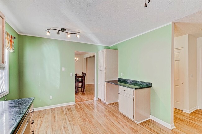 Building Photo - 1285 Courtney Dr