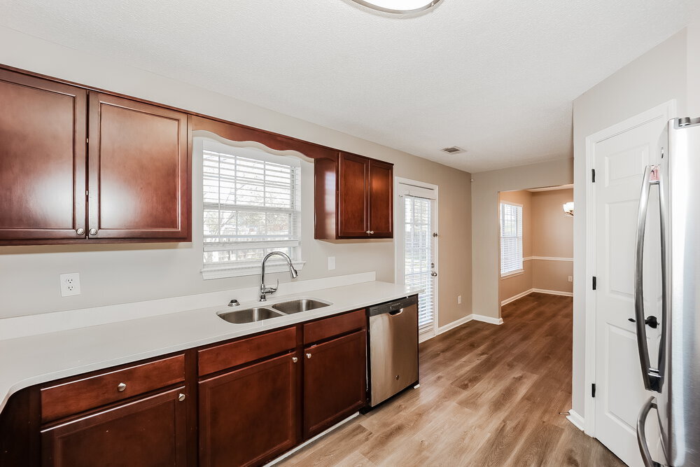 Building Photo - 15 Cityview Dr