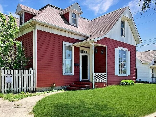 Primary Photo - 1036 S 10th St