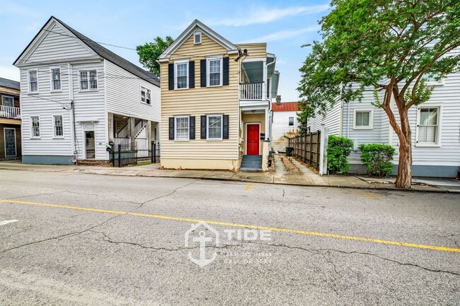 Building Photo - Prime Location on Line Street