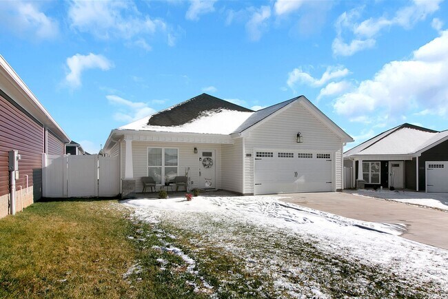 Building Photo - 110 War Admiral Ct