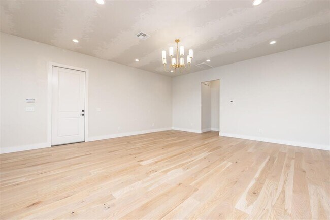 Building Photo - 2920 Edgefield Ln