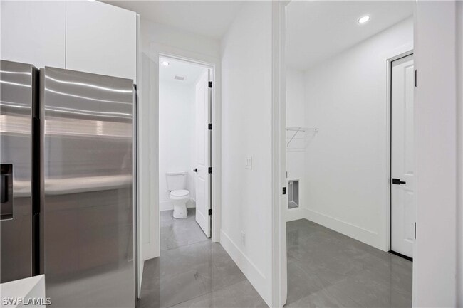 Building Photo - 3809 Sunset Rd