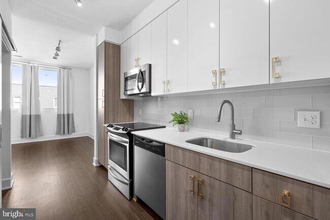 Building Photo - 145 Riverhaven Dr