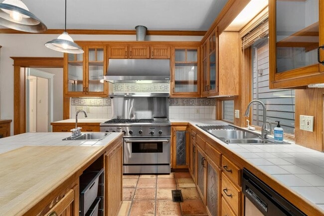 Building Photo - 1502 Murray Ln