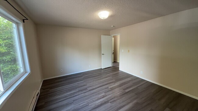 Building Photo - Move in Special! 1 Bedroom in Beautiful Residential Area Close to Downtown Pet Friendly