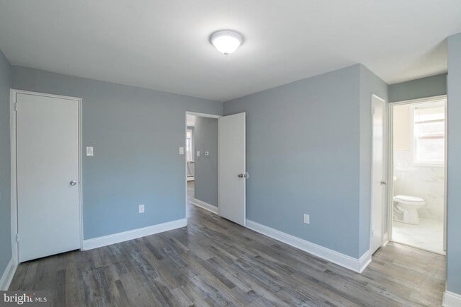 Building Photo - 5905 Houghton St