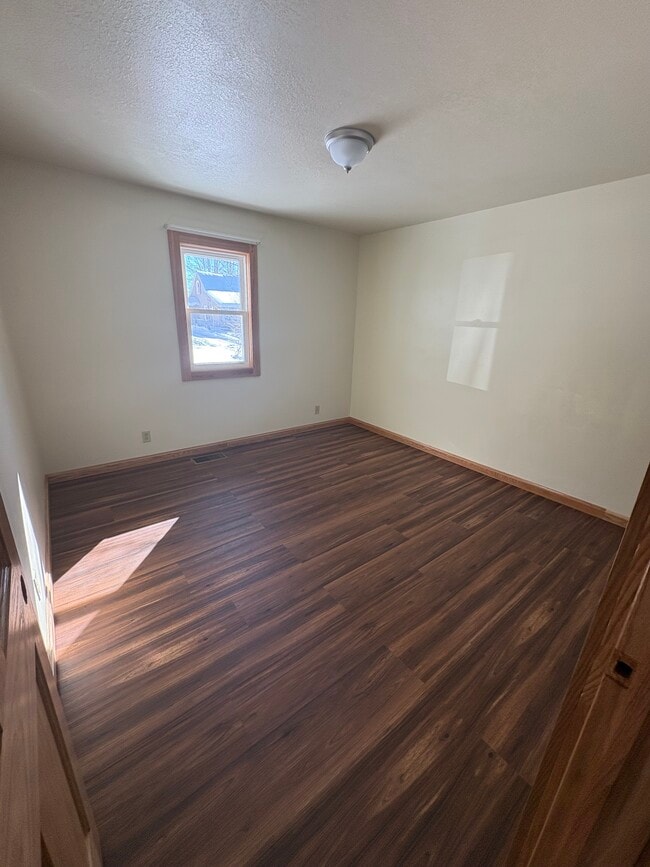 Building Photo - 143 Poplar Rd