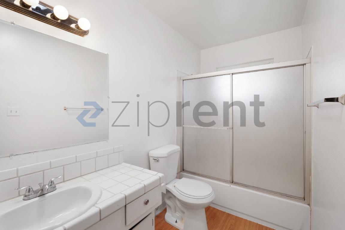 Building Photo - 4561 Ashcroft Ave