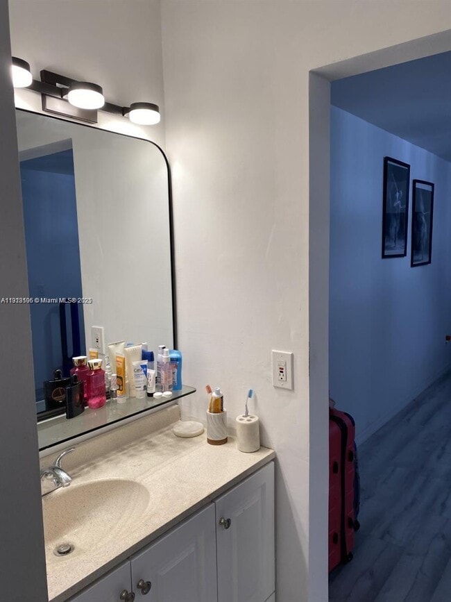 Building Photo - 2350 NE 135th St