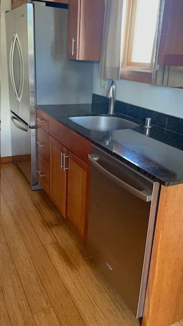 Building Photo - Modern two bedroom Condo Downtown