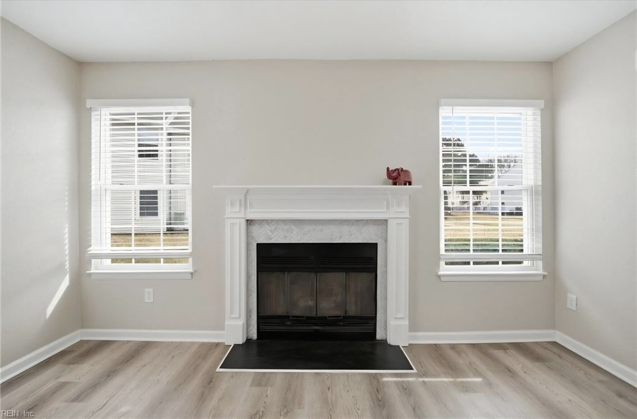 Building Photo - 513 Peak Ct