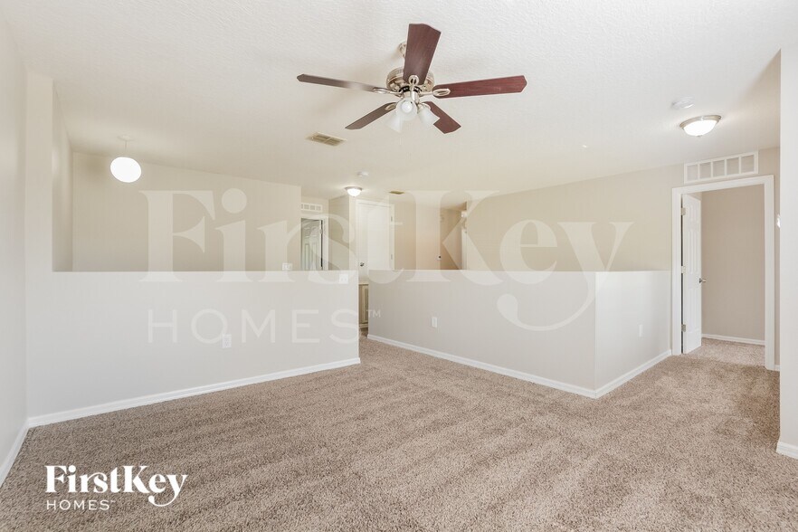 Building Photo - 31845 Sunpark Cir