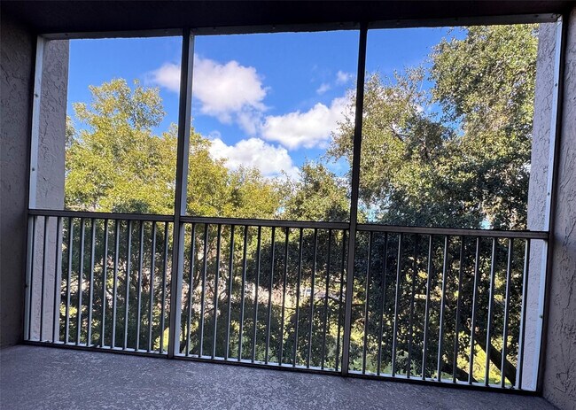 Building Photo - 1075 Riverside Dr