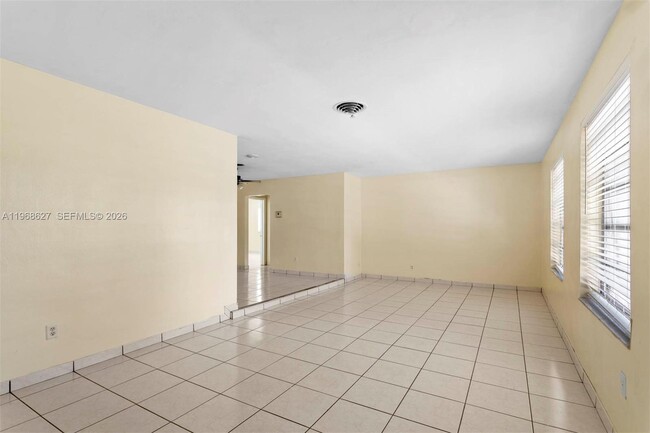 Building Photo - 12905 NE 4th Ave