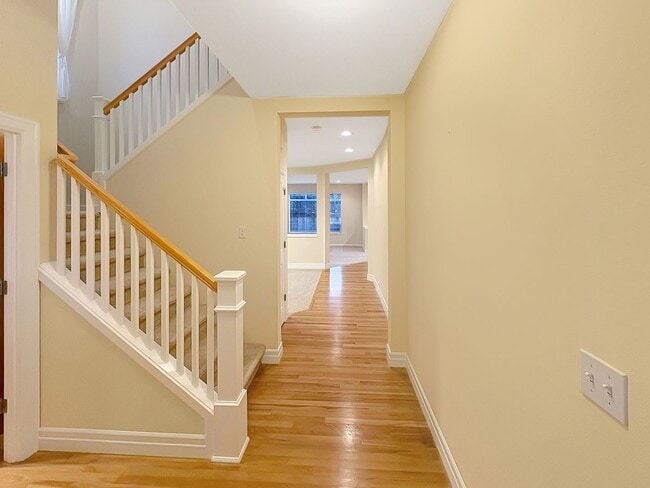 Building Photo - Spacious Rockport home in beautiful Bothell Community