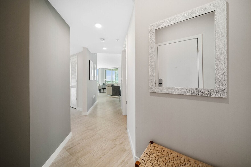 Building Photo - 3886 Biscayne Blvd