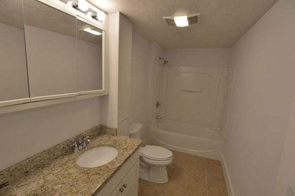 Building Photo - 72 Grampian Way