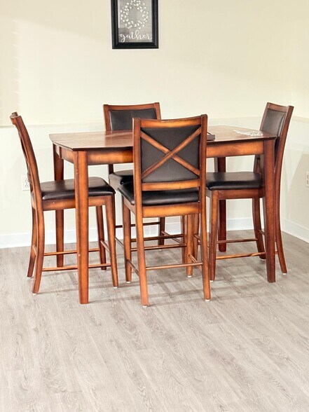 Building Photo - 5 Cora Pl