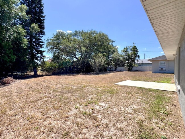 Building Photo - Freshly Renovated Three Bedroom Home Ready...
