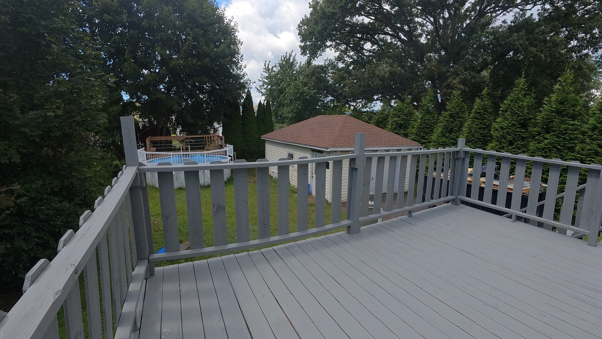 Deck - 637 E Grant St