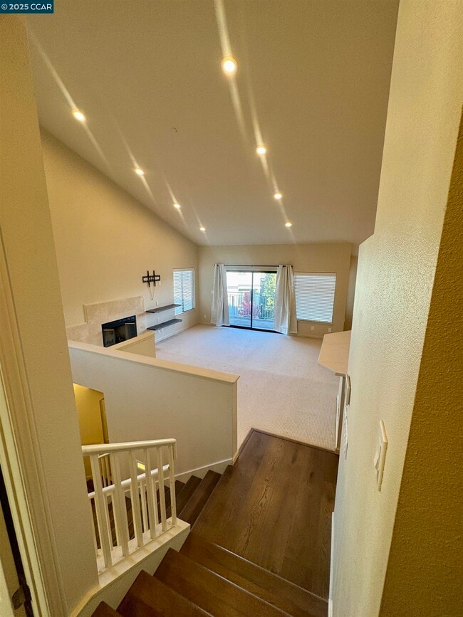 Building Photo - 87 Starview Dr