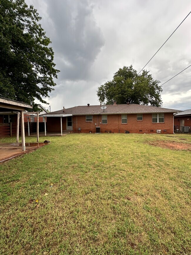 Building Photo - 332 Tullahoma Dr