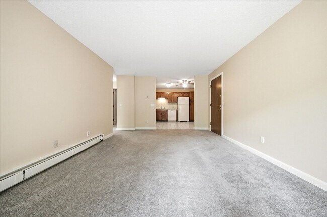 Building Photo - 379 Huse Rd