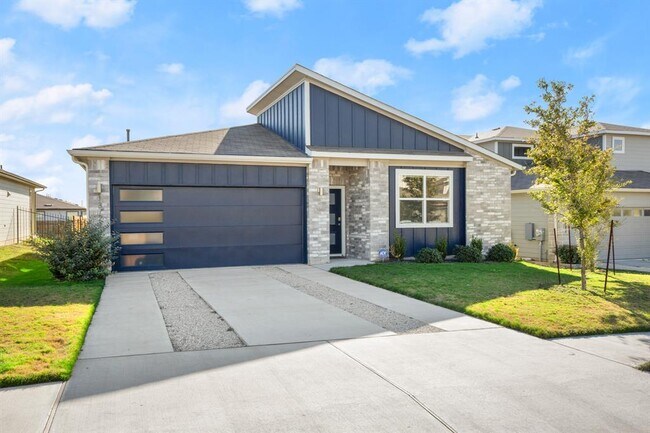 Building Photo - 13721 Lubeck Dr