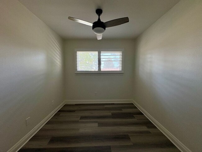 Building Photo - Centrally Located Redlands Townhome