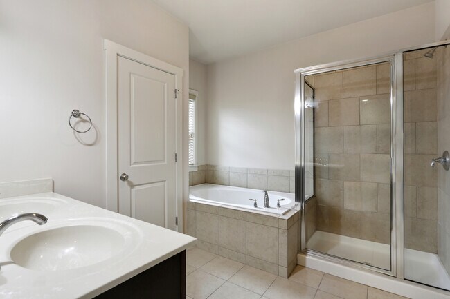 Building Photo - 2110 Westhill Dr SE, Smyrna, GA 30082