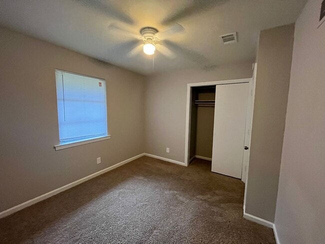 Building Photo - 10032 Ferguson Ave