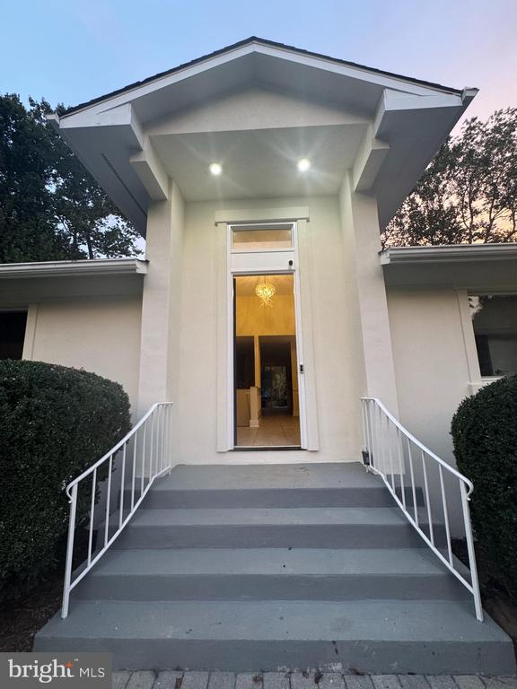 Building Photo - 7913 Charleston Ct