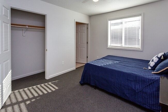 Building Photo - 3 Bedroom Homes for rent in Pleasant HIll, IA