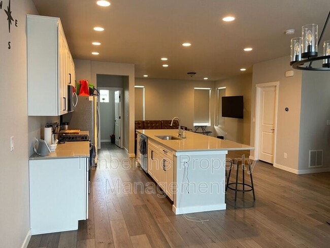 Building Photo - 7359 Hunter Jumper Dr