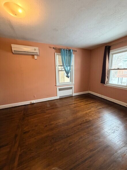 Building Photo - 109 Lakeview Ave