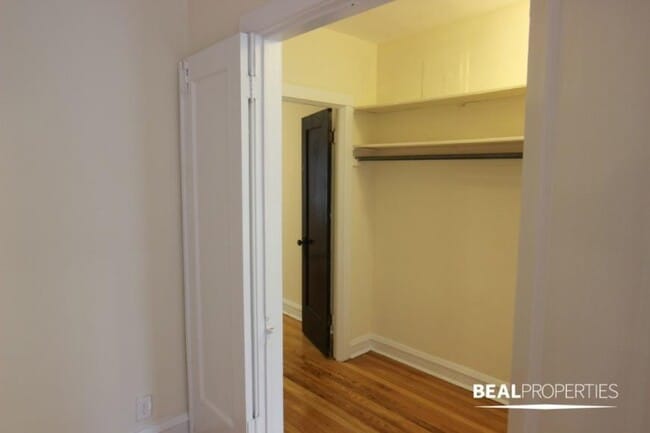 Building Photo - 1 bedroom in CHICAGO IL 60625