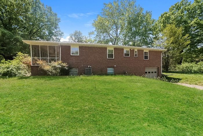 Building Photo - 221 Norman Rd