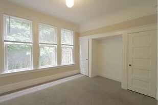 Building Photo - 1346 Pine
