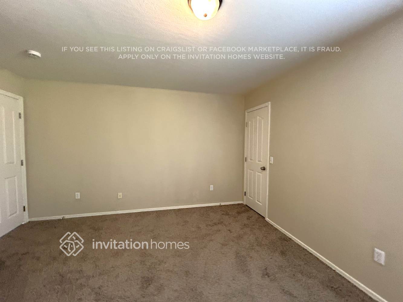 Building Photo - 7421 S 40th Ln